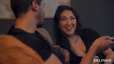 Hotie enjoys her boyfriend's pussy