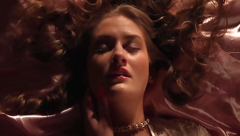 Married slut takes it up the ass