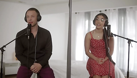 Hot mature babe is a sexy lingerie