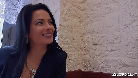 Sexy ass of a white girl with child