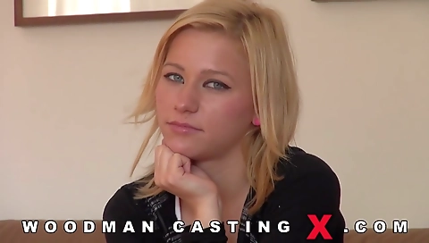 Sexy babe fucked in the kitchen and cum-p