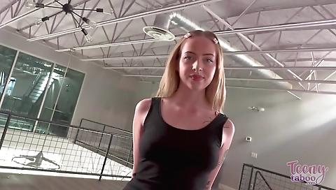 Smoking hot sex with cumshot