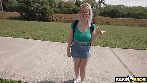 Blonde milf takes it up the ass