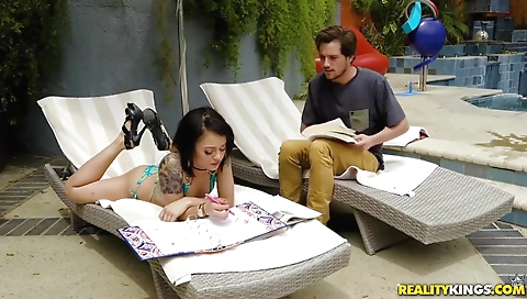 I'l field shemalesfuckgirls and i get it on