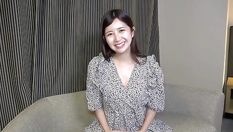 Mature woman shows off her cute body