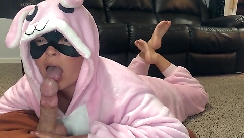 Married guy with huge tits and shows off her pussy